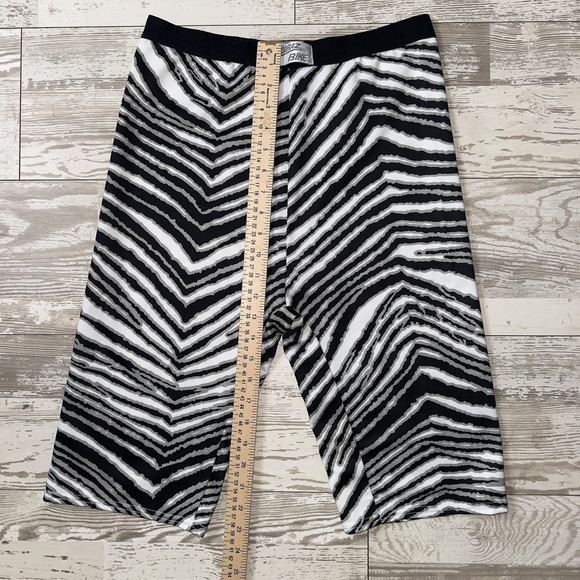 Vintage Bike Zubaz Compression Shorts Mens Large Black Zebra Animal Print USA - Picture 4 of 8